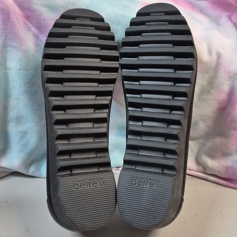Aetrex Size 40 Black Leather Flats - NWOT